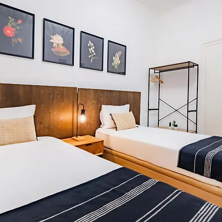 Guest 1 Boutique House אכסניה