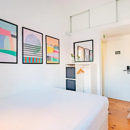 Guest 1 Boutique House אכסניה *