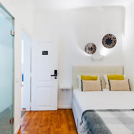 Guest 1 Boutique House אכסניה *
